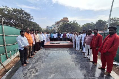 ಮಹರ್ಷಿ ಶ್ರೀ ವಾಲ್ಮೀಕಿ ಪುತ್ಥಳಿ ಅನಾವರಣ; ಸಮಾಜದ ಮುಖಂಡರಿಂದ ವೃತ್ತ ವೀಕ್ಷಣೆ