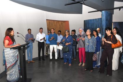 ಜೆಎಸ್‌ಡಬ್ಲೂ ಫೌಂಡೇಶನ್ ಉಪಕ್ರಮವಾದ ಹಂಪಿ ಆರ್ಟ್ ಲ್ಯಾಬ್ಸ್  ‘ಬ್ಲೂ ಫ್ಯೂಚರ್ಸ್’  ರೀ ಇಮ್ಯಾಜಿನಿಂಗ್ ಇಂಡಿಗೋ” ಎಂಬ ಪ್ರದರ್ಶನ