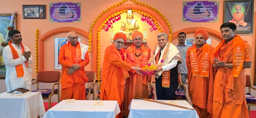 ಬೆಳಗಾವಿಯಲ್ಲಿ ಕನ್ನಡ ಉಳಿಸಿದ ಮಠಗಳು : ಜಗದೀಶ ಶೆಟ್ಟರ ಬೆಳಗಾವಿಯಲ್ಲಿ ಕನ್ನಡ ಉಳಿಸಿದ ಮಠಗಳು : ಜಗದೀಶ ಶೆಟ್ಟರ