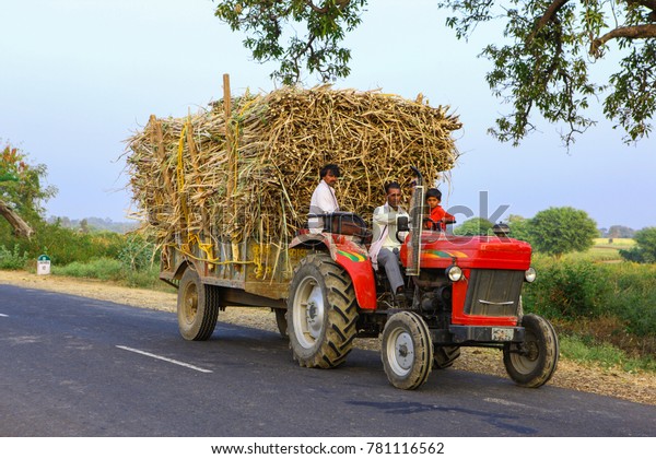 ಕಬ್ಬಿನ ಟ್ರಾಕ್ಟರ್‌ಗಳಿಗೆ ಬೆಂಕಿ ಹೊತ್ತಿರುವ ದುರ್ಘಟನೆ :  ರೈತ ಹಾಗೂ ರೈತಪರ ಸಂಘಟನೆಗಳ ತುರ್ತು ಹೇಳಿಕೆ