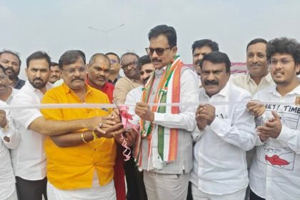 ಬಳ್ಳಾರಿಯ ನೂತನ ಬೈ ಪಾಸ್ ಉದ್ಘಾಟಿಸಿದ ತುಕರಾಂ, ಮುಂಡ್ರಿಗಿ ನಾಗರಾಜ್,ಗಾದೆಪ್ಪ