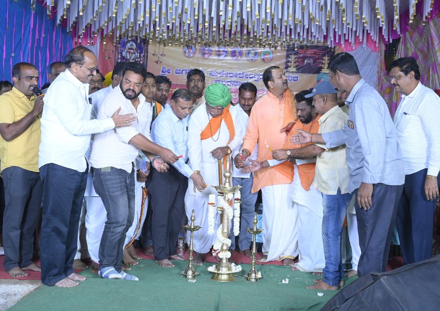 ಮಳೆರಾಜೇಂದ್ರಸ್ವಾಮಿ ಕಾರ್ತಿಕೋತ್ಸವ: ಲಕ್ಷದೀಪೋತ್ಸವ ಸಂಭ್ರಮ