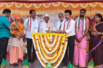 ವಿರೇಂದ್ರ ಹೆಗಡೆಯವರು ಬಡರವ ಏಳಿಗೆಗಾಗಿ ಶ್ರಮಿಸುತ್ತಿರುವ ಕಾರ್ಯ ಶ್ಲಾಘನಿಯ: ಭೀಮಣ್ಣ ಕವಲಗಿ