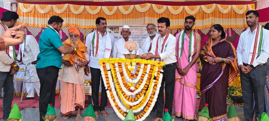 ವಿರೇಂದ್ರ ಹೆಗಡೆಯವರು ಬಡರವ ಏಳಿಗೆಗಾಗಿ ಶ್ರಮಿಸುತ್ತಿರುವ ಕಾರ್ಯ ಶ್ಲಾಘನಿಯ: ಭೀಮಣ್ಣ ಕವಲಗಿ ವಿರೇಂದ್ರ ಹೆಗಡೆಯವರು ಬಡರವ ಏಳಿಗೆಗಾಗಿ ಶ್ರಮಿಸುತ್ತಿರುವ ಕಾರ್ಯ ಶ್ಲಾಘನಿಯ: ಭೀಮಣ್ಣ ಕವಲಗಿ