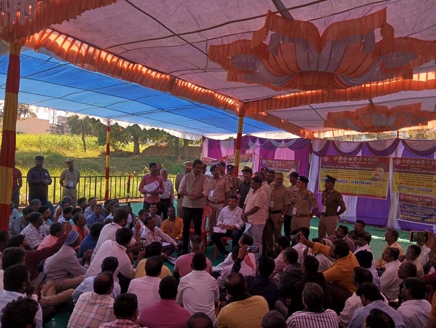 ಸೇವಾಭದ್ರತೆ, ಸಮಾನ ಸೌಲಭ್ಯಕ್ಕಾಗಿ ಸರ್ಕಾರಕ್ಕೆ ಮನವಿ; ವೇತನ ವಿಳಂಬ, ಕಡಿಮೆ ಭತ್ಯೆ ಬಗ್ಗೆ ಅಸಮಾಧಾನ ಸೇವಾಭದ್ರತೆ, ಸಮಾನ ಸೌಲಭ್ಯಕ್ಕಾಗಿ ಸರ್ಕಾರಕ್ಕೆ ಮನವಿ; ವೇತನ ವಿಳಂಬ, ಕಡಿಮೆ ಭತ್ಯೆ ಬಗ್ಗೆ ಅಸಮಾಧಾನ