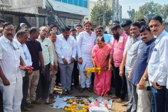 22 ಲಕ್ಷ ರೂ.ಗಳ ರಸ್ತೆ ಡಾಂಬರಿಕರಣ ಕಾಮಗಾರಿಗೆ ಸ್ಥಾಯಿ ಸಮಿತಿ ಅಧ್ಯಕ್ಷ ದತ್ತಾ ವಾಸ್ಟರ್ ಭೂಮಿ ಪೂಜೆ