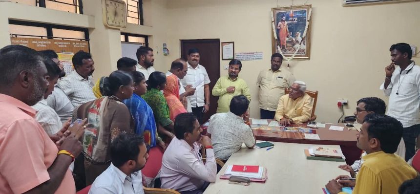 ನಿತ್ಯವೂ ನಿಮ್ಮ ನಿಮ್ಮ ಕರ್ತವ್ಯ ನೀವು ಸರಿಯಾಗಿ ಮಾಡಿ: ಶಾಸಕ ಸಿದ್ದು ಸವದಿ ನಿತ್ಯವೂ ನಿಮ್ಮ ನಿಮ್ಮ ಕರ್ತವ್ಯ ನೀವು ಸರಿಯಾಗಿ ಮಾಡಿ: ಶಾಸಕ ಸಿದ್ದು ಸವದಿ