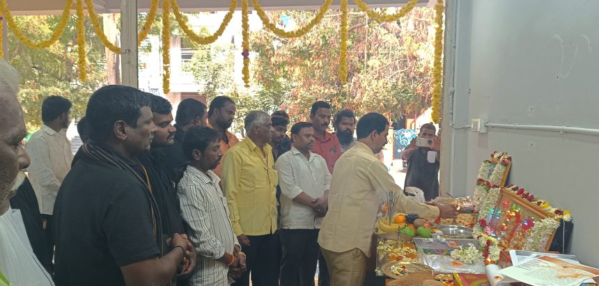 ಮರಳು ಸಾಗಣೆ ಮತ್ತು 10 ಚಕ್ರದ ಲಾರಿ ಮಾಲೀಕರ ಸಂಘ ಉದ್ಘಾಟನೆ 