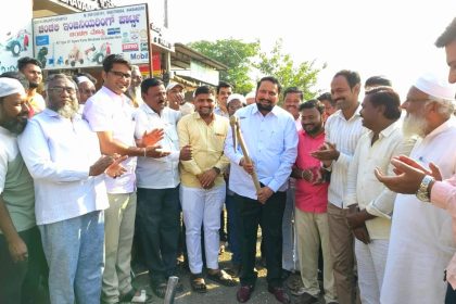 3.35 ಕೋಟಿ ರೂ. ವೆಚ್ಚದಲ್ಲಿ ರಸ್ತೆ ಅಭಿವೃದ್ಧಿ ಕಾಮಗಾರಿಗೆ ಚಾಲನೆ ನೀಡಿದ ಶಾಸಕ ಲಕ್ಷ್ಮಣ ಸವದಿ