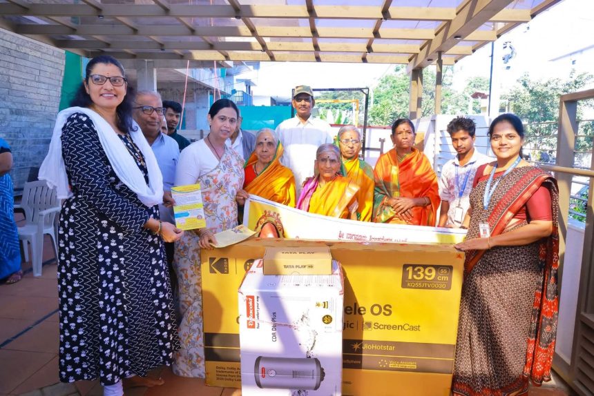 ವೃದ್ದಾಶ್ರಮಕ್ಕೆ ಟಿವಿ, ಗೀಜರ್ ನೀಡಿದ ಸಚಿವೆ ಹೆಬ್ಬಾಳಕರ್ ವೃದ್ದಾಶ್ರಮಕ್ಕೆ ಟಿವಿ, ಗೀಜರ್ ನೀಡಿದ ಸಚಿವೆ ಹೆಬ್ಬಾಳಕರ್