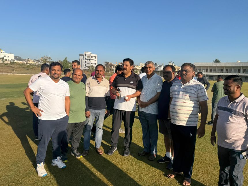 ಬೆಳಗಾವಿ ಕ್ರಿಕೆಟ್ ಮೈದಾನದಲ್ಲಿ  ಕ್ರಿಕೆಟ್ ಆಟವಾಡಿದ ಬಿ ವಾಯ್ ವಿಜಯೇಂದ್ರ