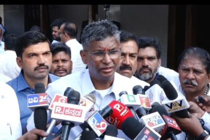 ಜಿಲ್ಲಾಧಿಕಾರಿ ರೋಷನ್‌ ಪರ ಕಾನೂನು ಹೋರಾಟ: ಸಚಿವ ಸತೀಶ್‌ ಜಾರಕಿಹೊಳಿ