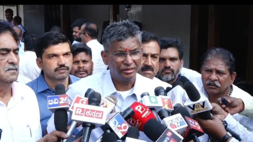 ಜಿಲ್ಲಾಧಿಕಾರಿ ರೋಷನ್‌ ಪರ ಕಾನೂನು ಹೋರಾಟ: ಸಚಿವ ಸತೀಶ್‌ ಜಾರಕಿಹೊಳಿ