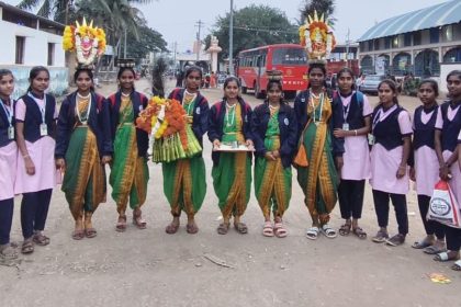ಜಾನಪದ ನೃತ್ಯದಲ್ಲಿ ಜಿಲ್ಲಾ ಮಟ್ಟಕ್ಕೆ ಆಯ್ಕೆಯಾದ ಮೊರಾರ್ಜಿ ದೇಸಾಯಿ ವಸತಿ ಶಾಲೆಯ ವಿದ್ಯಾರ್ಥಿಗಳು