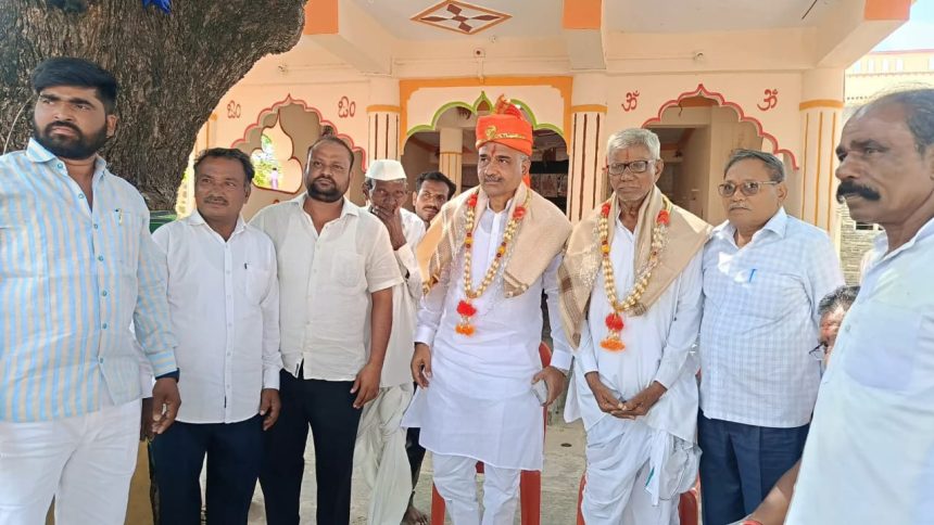 ವಿಜಯಪುರ ಕೆಆರ್ಐಡಿಎಲ್ ನಿರ್ಮಾಣ ಕಾಮಗಾರಿಗೆ ಭೂಮಿ ಪೂಜಾ ಮಾಡಿದ ಶಾಸಕ ಭೀಮನಗೌಡ ಪಾಟೀಲ ವಿಜಯಪುರ ಕೆಆರ್ಐಡಿಎಲ್ ನಿರ್ಮಾಣ ಕಾಮಗಾರಿಗೆ ಭೂಮಿ ಪೂಜಾ ಮಾಡಿದ ಶಾಸಕ ಭೀಮನಗೌಡ ಪಾಟೀಲ