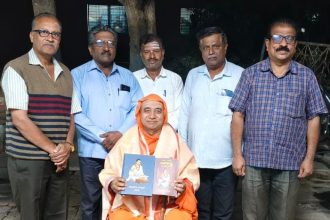 ರುದ್ರಾಕ್ಷಿಮಠದ ಶ್ರೀಗಳಿಂದ  ಮಹಾನ್ ದಾರ್ಶನಿಕ ಬಸವಣ್ಣ ಗ್ರಂಥ  ಲೋಕಾರ್ಪಣೆ