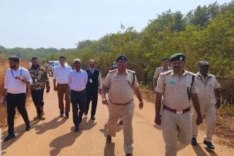 ಹುಬ್ಬಳ್ಳಿ ವಿಮಾನ ನಿಲ್ದಾಣ ಹಾಗೂ ಗಾಮನಗಟ್ಟಿ ಕೈಗಾರಿಕಾ ಪ್ರದೇಶದಲ್ಲಿ ಚಿರತೆ ಭೀತಿ – ಅರಣ್ಯ ಇಲಾಖೆ ಅಧಿಕಾರಿಗಳಿಂದ ಜಂಟಿ ಸ್ಥಳ ಪರಿಶೀಲನೆ