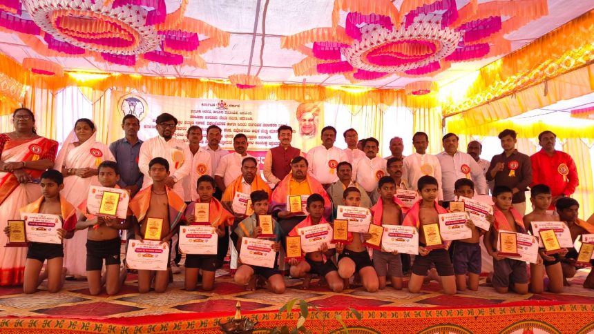 ಅಂಗವಿಕಲರು ಹಕ್ಕುಗಳನ್ನು ಪಡೆಯಲು ಸಂಘಟಿತ ಹೋರಾಟ ಅವಶ್ಯ – ಬೀರಪ್ಪ ಅಂಗಡಿ ಅಂಗವಿಕಲರು ಹಕ್ಕುಗಳನ್ನು ಪಡೆಯಲು ಸಂಘಟಿತ ಹೋರಾಟ ಅವಶ್ಯ – ಬೀರಪ್ಪ ಅಂಗಡಿ