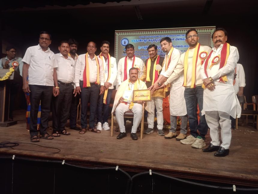 ವಕೀಲ ಉಮೇಶ ಮನೋಜಗೆ ಕರುನಾಡ ಸುವರ್ಣ ರಾಜ್ಯೋತ್ಸವ ಪ್ರಶಸ್ತಿಯ ಗರಿ