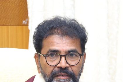 ಸಮಸ್ಯೆಗಳನ್ನು ಪರಿಹರಿಸಿ; ಇಲ್ಲವೇ ರಾಜೀನಾಮೆ ಕೊಡಿ: ಛಲವಾದಿ ನಾರಾಯಣಸ್ವಾಮಿ ಆಗ್ರಹ