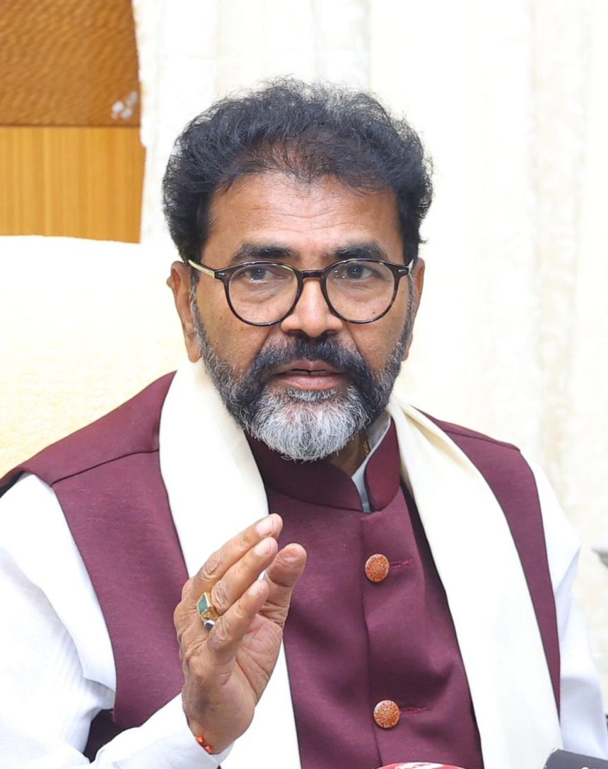 ಸಮಸ್ಯೆಗಳನ್ನು ಪರಿಹರಿಸಿ; ಇಲ್ಲವೇ ರಾಜೀನಾಮೆ ಕೊಡಿ: ಛಲವಾದಿ ನಾರಾಯಣಸ್ವಾಮಿ ಆಗ್ರಹ