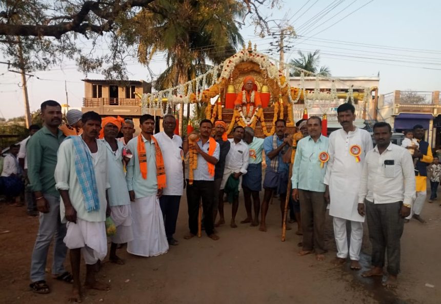 ಸಂಗಳದಲ್ಲಿ ವಿಜೃಂಭಣೆಯಿಂದ ಜರುಗಿದ ಶ್ರೀ ಜಗದ್ಗುರು ಶಿವಾನಂದ ಮಠದ ಮಹಾರಥೋತ್ಸವ ಸಂಗಳದಲ್ಲಿ ವಿಜೃಂಭಣೆಯಿಂದ ಜರುಗಿದ ಶ್ರೀ ಜಗದ್ಗುರು ಶಿವಾನಂದ ಮಠದ ಮಹಾರಥೋತ್ಸವ