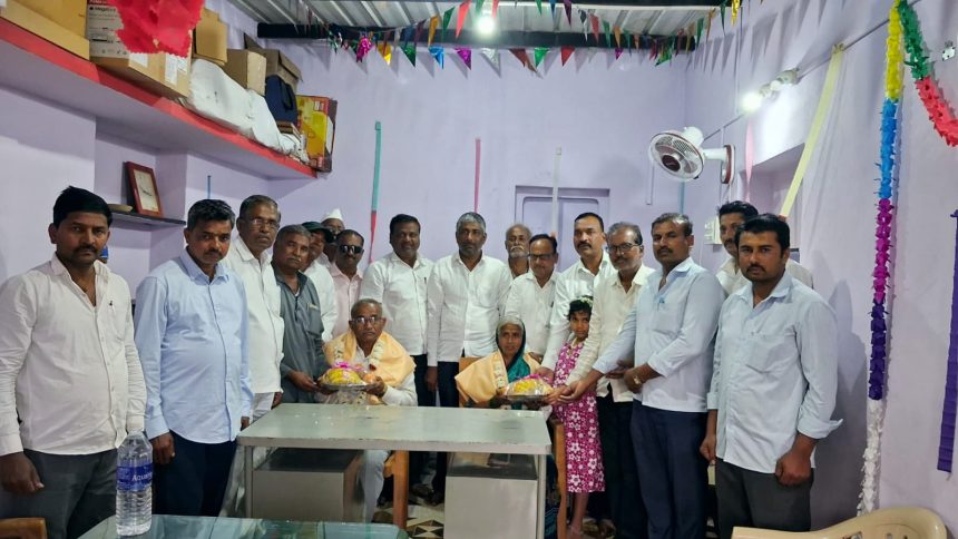 ಗುರ್ಲಾಪೂರ ಹಾಲು ಉತ್ಪಾದಕರ ಸಹಕಾರಿ ಸಂಘದ ಅಧ್ಯಕ್ಷ ಉಪಾಧ್ಯಕ್ಷರಿಗೆ ಸತ್ಕಾರ 