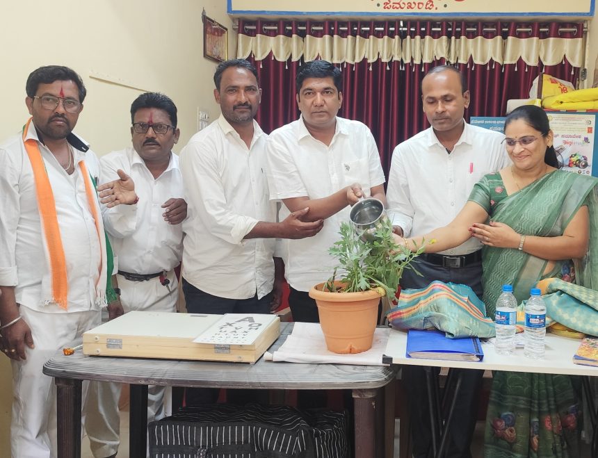 ಎಐ ತಂತ್ರಜ್ಞಾನ ಛಾಯಾಗ್ರಾಹಕರ ಉದ್ಯೋಗ ನಿರ್ವಹಣೆಗೂ ಸಾಕಷ್ಟು ಸವಾಲುಗಳನ್ನು ತಂದೊಡ್ಡಿದೆ :ಪಾರ್ಥನಳ್ಳಿ ಎಐ ತಂತ್ರಜ್ಞಾನ ಛಾಯಾಗ್ರಾಹಕರ ಉದ್ಯೋಗ ನಿರ್ವಹಣೆಗೂ ಸಾಕಷ್ಟು ಸವಾಲುಗಳನ್ನು ತಂದೊಡ್ಡಿದೆ :ಪಾರ್ಥನಳ್ಳಿ