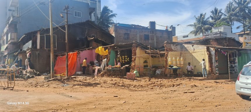 ಧೂಳಿನಿಂದ ಕಂಗೆಟ್ಟ ಸಾರ್ವಜನಿಕರು