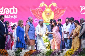 ಸಮಾಜಮುಖಿ ಸಿನಿಮಾ ಮಾಡುವವರಿಗೆ- ಚಿತ್ರೋದ್ಯಮದ ಅಭಿವೃದ್ಧಿಗೆ ಸರ್ಕಾರ ಸದಾ ಸಿದ್ದ: ಸಿ.ಎಂ.ಸಿದ್ದರಾಮಯ್ಯ