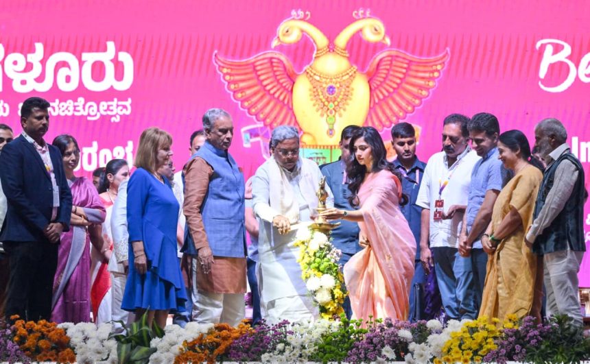 ಸಮಾಜಮುಖಿ ಸಿನಿಮಾ ಮಾಡುವವರಿಗೆ- ಚಿತ್ರೋದ್ಯಮದ ಅಭಿವೃದ್ಧಿಗೆ ಸರ್ಕಾರ ಸದಾ ಸಿದ್ದ: ಸಿ.ಎಂ.ಸಿದ್ದರಾಮಯ್ಯ ಸಮಾಜಮುಖಿ ಸಿನಿಮಾ ಮಾಡುವವರಿಗೆ- ಚಿತ್ರೋದ್ಯಮದ ಅಭಿವೃದ್ಧಿಗೆ ಸರ್ಕಾರ ಸದಾ ಸಿದ್ದ: ಸಿ.ಎಂ.ಸಿದ್ದರಾಮಯ್ಯ