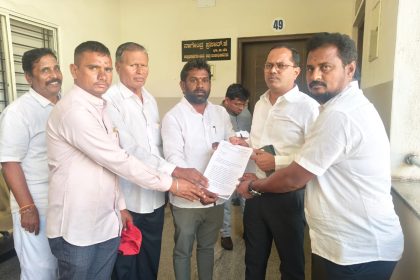 ಬಳ್ಳಾರಿ ಬಸ್ಟಾಂಡ್ ನಲ್ಲಿ ಅನಧಿಕೃತ ಸರಕು ಸಾಗಣೆ ವಿರುದ್ಧ ಕ್ರಮಕ್ಕೆ ಒತ್ತಾಯ 