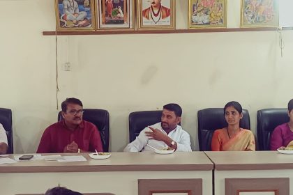 ಸಾರ್ವಜನಿಕರ ಕೆಲಸ ಕಾರ್ಯಗಳು ತೀವ್ರಗತಿಯಲ್ಲಿ ಆಗಲಿ : ರೂಪಾ ಹೊಸಟ್ಟಿ