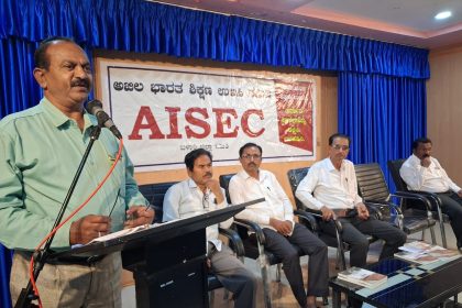 ವಿದ್ಥಾರ್ಥಿಗಳು ಪ್ರಶ್ನೆ ಮಾಡುವುದನ್ನು ಕಲಿಯಿರಿ : ಹೊನ್ನೂರು ವಲಿ