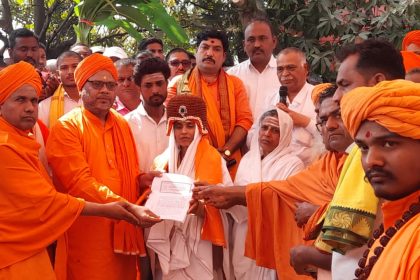 ಓಂಕಾರ ಆಶ್ರಮ ಮಠದ ಪಟ್ಟಾಧಿಕಾರಿಯಾಗಿ ಮಾತೋಶ್ರೀಗಳಾದ ಬ್ರಮರಾಂಭಿಕಾದೇವಿ ಹಾಗೂ ನಾಗಲಾಂಬಿಕಾ ದೇವಿಯವರ ನೇಮಕ