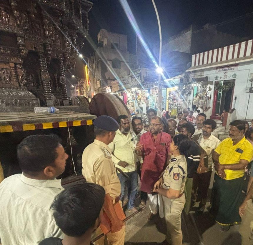 ಫೆ. 1 ರಂದು ಕೋಟೆ ಮಲ್ಲೇಶ್ವರ ಸ್ವಾಮಿಯ ರಥೋತ್ಸವ : ಎಸ್ಪಿ ಪರಿಶೀಲನೆ ಫೆ. 1 ರಂದು ಕೋಟೆ ಮಲ್ಲೇಶ್ವರ ಸ್ವಾಮಿಯ ರಥೋತ್ಸವ : ಎಸ್ಪಿ ಪರಿಶೀಲನೆ