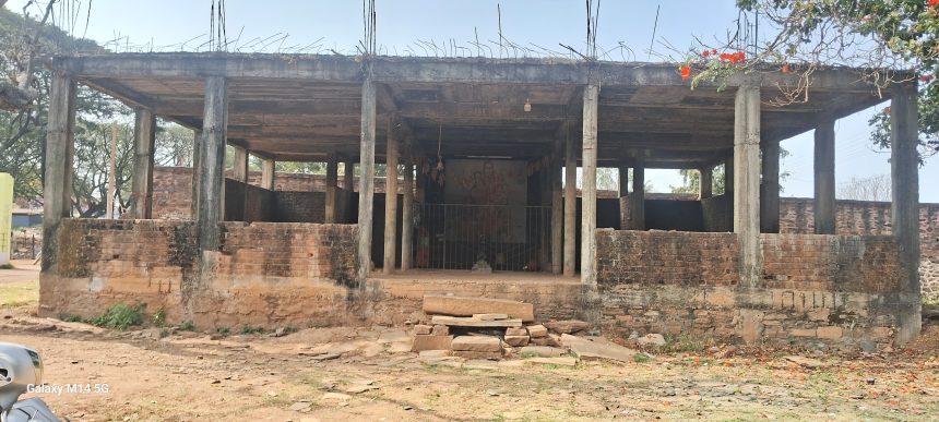 ಕಾಯಕಲ್ಪಕ್ಕೆ ಕಾದಿರುವ ಕಿತ್ತೂರಿನ ಕಲ್ಮೇಶ್ವರ ದೇವಸ್ಥಾನ