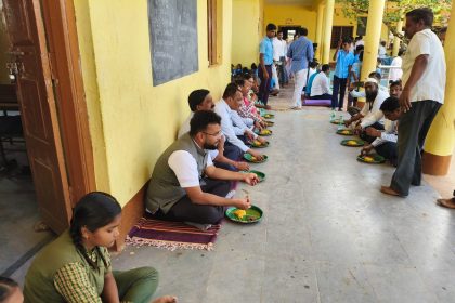 ಶಾಲಾ ಮಕ್ಕಳೊಂದಿಗೆ ಭೋಜನ ಸವಿದ ಸಿಇಓ