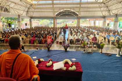 ವಿದ್ಯಾರ್ಥಿಗಳು ಮೊಬೈಲ್ ದಾಸರಾಗದೇ ಅವಶ್ಯಕತೆಗೆ ಮಾತ್ರ ಬಳಸಲು ಸ್ವಾಮಿ ಮೋಕ್ಷಾತ್ಮಾನಂದ ಕಿವಿಮಾತು