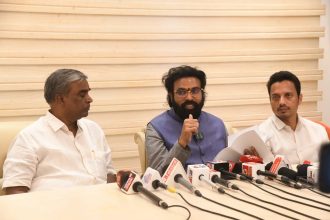 ವಿಕಸಿತ ಭಾರತ ಬಗ್ಗೆ ಕೈ ನಾಯಕರು ದಿಕ್ಕು ತಪ್ಪಿಸುತ್ತಿದ್ದಾರೆ: ಶ್ರೀರಾಮುಲು