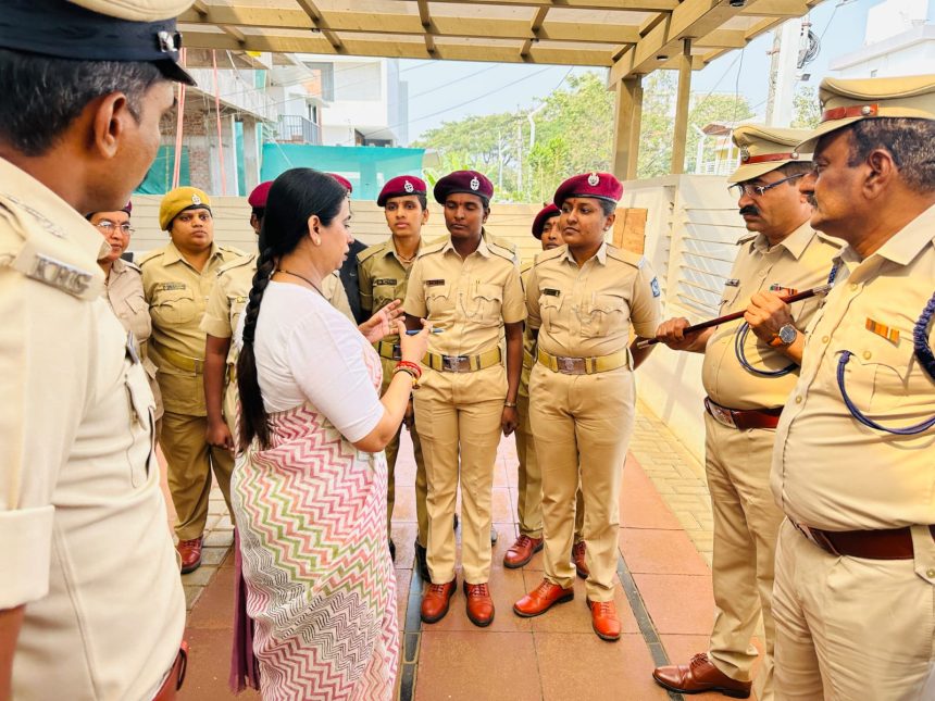 ಅಕ್ಕಪಡೆ ಸಿಬ್ಬಂದಿಗೆ ಸಚಿವರ ಮಾರ್ಗದರ್ಶನ