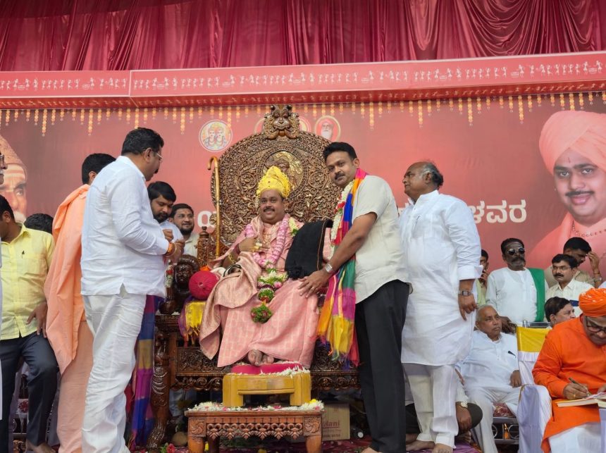  ಮಠಗಳು, ಮಠಾಧೀಶರ ಮಾರ್ಗದರ್ಶನವೇ ಸಮಾಜಕ್ಕೆ ಶಕ್ತಿ : ಚನ್ನರಾಜ ಹಟ್ಟಿಹೊಳಿ