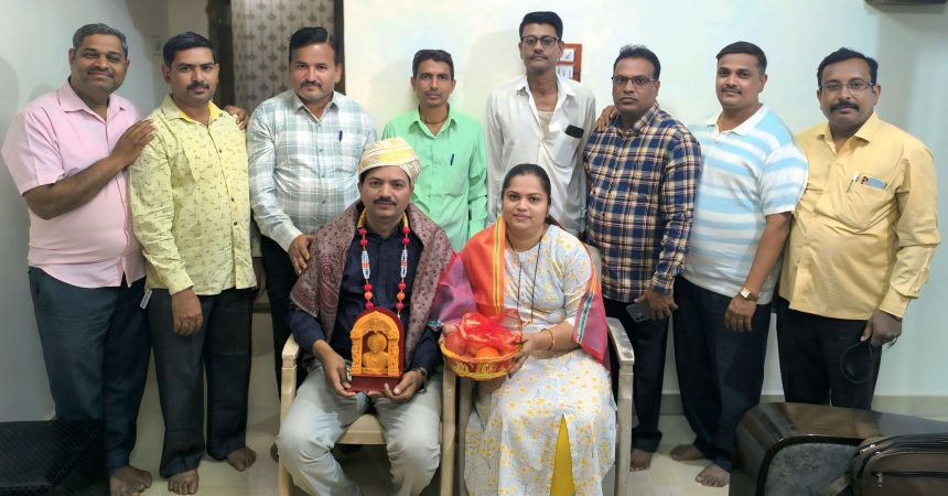 ಸ್ನೇಹಕೂಟದಿಂದ ಕವಿ ನಾಗೇಶ್ ನಾಯಕಗೆ ಸನ್ಮಾನ ಸ್ನೇಹಕೂಟದಿಂದ ಕವಿ ನಾಗೇಶ್ ನಾಯಕಗೆ ಸನ್ಮಾನ