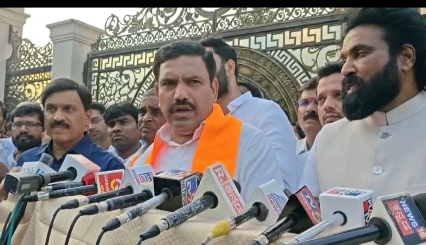 ಬಳ್ಳಾರಿಯಲ್ಲಿ ಕಾನೂನು ವ್ಯವಸ್ಥೆ ಹದಗೆಟ್ಟಿದೆ : ಕಾಂಗ್ರೆಸ್‌ ವಿರುದ್ಧ ವಿಜಯೇಂದ್ರ ವಾಗ್ದಾಳಿ