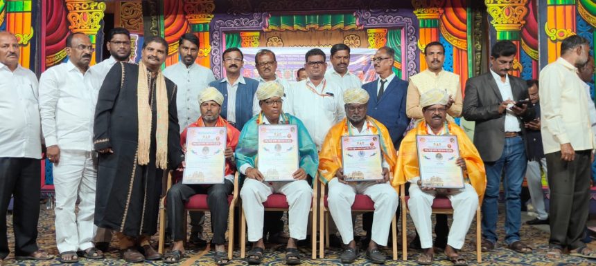 ಮಹಿಬೂಬ ಅಮೀರಹಮಜಾ ಲಕ್ಕಡಹಾರ ಅವರಿಗೆ “ಆದರ್ಶ ಶಿಕ್ಷಕ ಸೇವಾ ರತ್ನ” ಪ್ರಶಸ್ತಿ