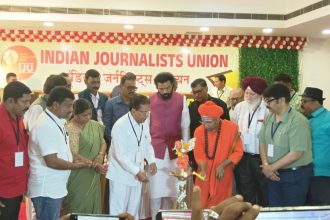 ಪತ್ರಕರ್ತರು, ಪತ್ರಿಕಾ ರಂಗದಿಂದ ದೇಶ ಸುವ್ಯಸ್ಥಿತವಾಗಿ ನಡೆಯಬೇಕು : ಶ್ರೀ ಸಿದ್ದರಾಮ ಮಹಾಸ್ವಾಮಿಗಳು