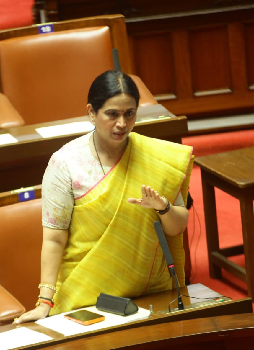 ಗೃಹಲಕ್ಷ್ಮೀ ಫಲಾನುಭವಿಗಳ ಸಮಸ್ಯೆ ಇತ್ಯರ್ಥಕ್ಕೆ ಕ್ರಮ : ಲಕ್ಷ್ಮೀ ಹೆಬ್ಬಾಳಕರ್ ಗೃಹಲಕ್ಷ್ಮೀ ಫಲಾನುಭವಿಗಳ ಸಮಸ್ಯೆ ಇತ್ಯರ್ಥಕ್ಕೆ ಕ್ರಮ : ಲಕ್ಷ್ಮೀ ಹೆಬ್ಬಾಳಕರ್