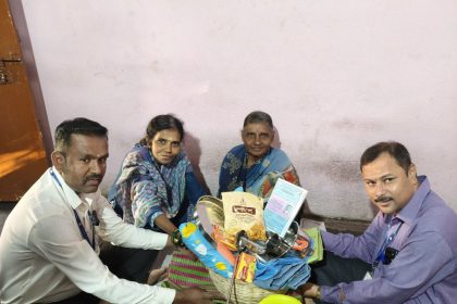 ಮಾತೃಶ್ರೀ ವಾತ್ಸಲ್ಯ ಕಿಟ್ ವಿತರಣೆ: ಜಿಲ್ಲಾ ನಿರ್ದೇಶಕ ರೋಹಿತಾಕ್ಷರಿಂದ ಹಸ್ತಾಂತರ