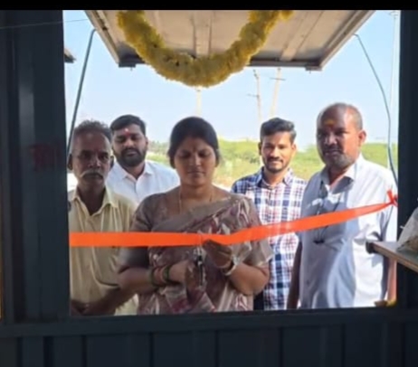 ಶಾಸಕ ನಾರಾ ಭರತ್ ರೆಡ್ಡಿಯವರಿಂದ ಬೀದಿ ಬದಿ ವ್ಯಾಪಾರಿಗೆ 50 ಸಾವಿರ ರೂ. ನೆರವು, ಅಂಗಡಿ ಉದ್ಘಾಟಿಸಿದ ಮಾಜಿ ಮೇಯರ್ ರಾಜೇಶ್ವರಿ