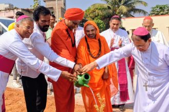 ಜೀವನದ ಗುಟ್ಟು ಎಂದರೆ ಇತರರನ್ನು ನೋಯಿಸದೇ ಇರುವುದು : ಕೊಟ್ಟೂರು ಬಸವಲಿಂಗ ಸ್ವಾಮಿಗಳು